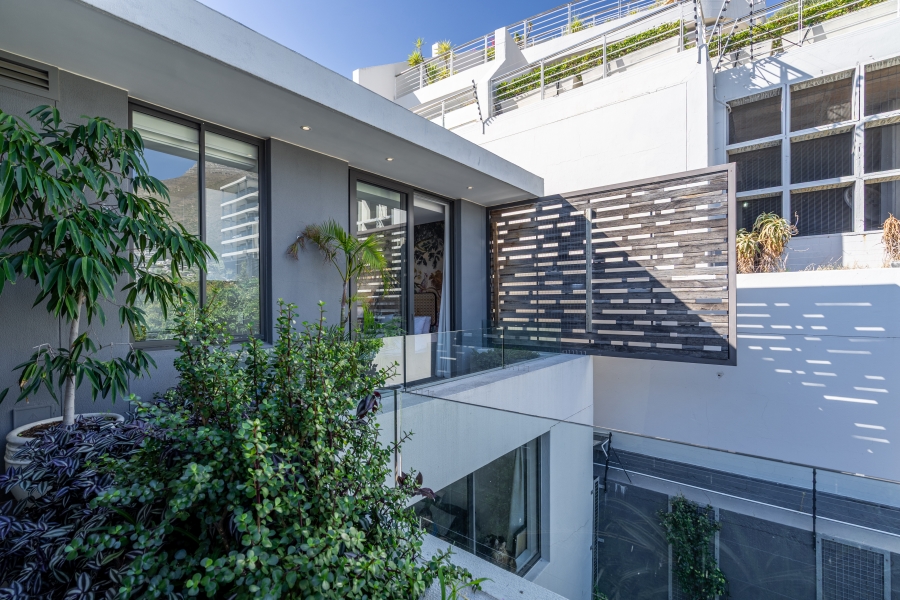 3 Bedroom Property for Sale in Sea Point Western Cape